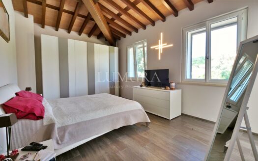Modern Villa with Pool Close to Lucca