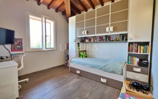 Modern Villa with Pool Close to Lucca