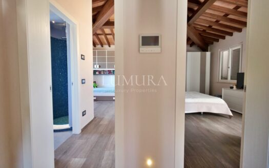 Modern Villa with Pool Close to Lucca