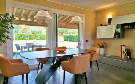 Modern Villa with Pool Close to Lucca