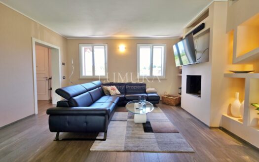 Modern Villa with Pool Close to Lucca