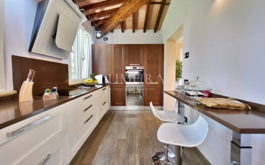 Modern Villa with Pool Close to Lucca