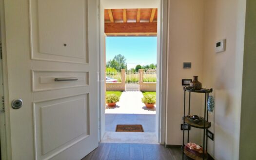 Modern Villa with Pool Close to Lucca