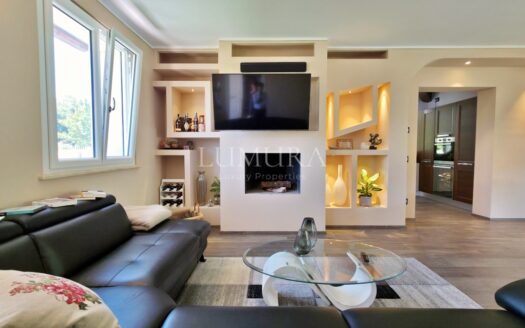 Modern Villa with Pool Close to Lucca