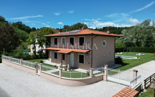 Modern Villa with Pool Close to Lucca