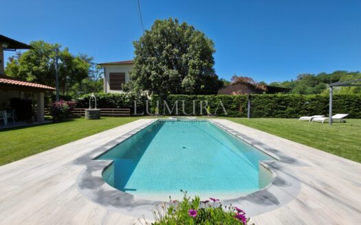 Modern Villa with Pool Close to Lucca