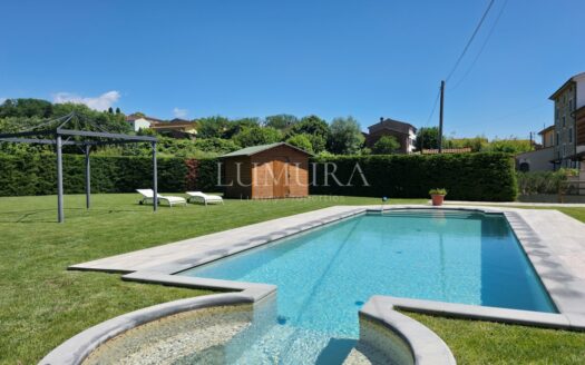 Modern Villa with Pool Close to Lucca