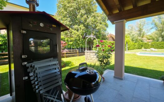 Modern Villa with Pool Close to Lucca