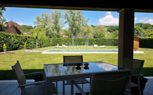 Modern Villa with Pool Close to Lucca