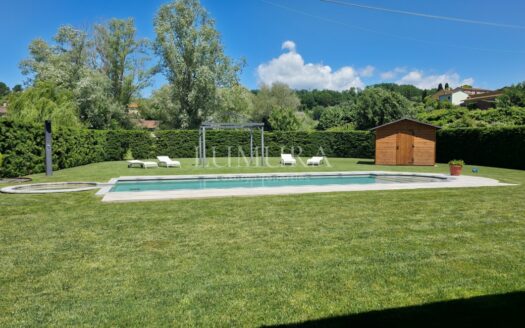 Modern Villa with Pool Close to Lucca