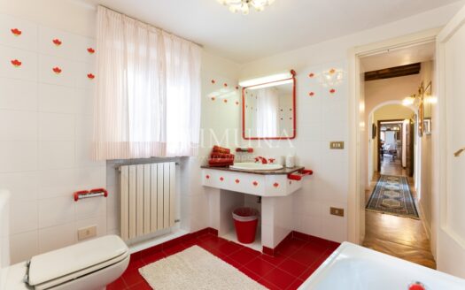 Fortified Estate with 13 Hectares in Pistoia, Tuscany