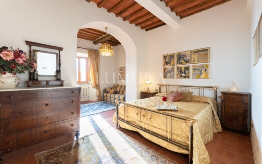 Fortified Estate with 13 Hectares in Pistoia, Tuscany