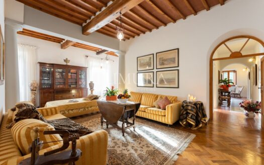 Fortified Estate with 13 Hectares in Pistoia, Tuscany