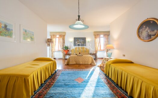 Fortified Estate with 13 Hectares in Pistoia, Tuscany