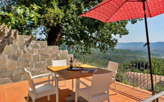 Fortified Estate with 13 Hectares in Pistoia, Tuscany
