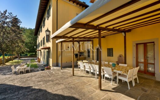 Fortified Estate with 13 Hectares in Pistoia, Tuscany