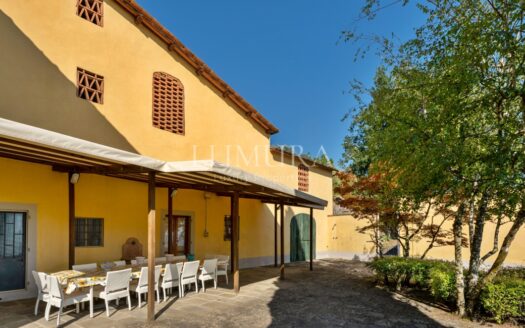 Fortified Estate with 13 Hectares in Pistoia, Tuscany