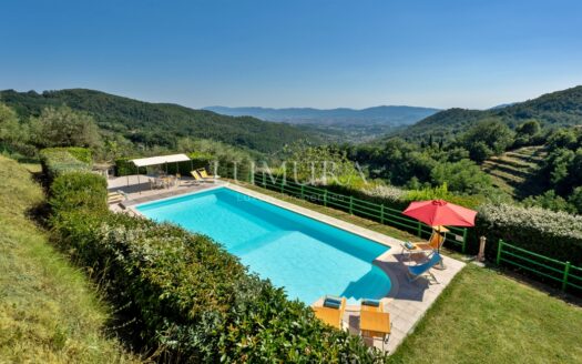 Fortified Estate with 13 Hectares in Pistoia, Tuscany
