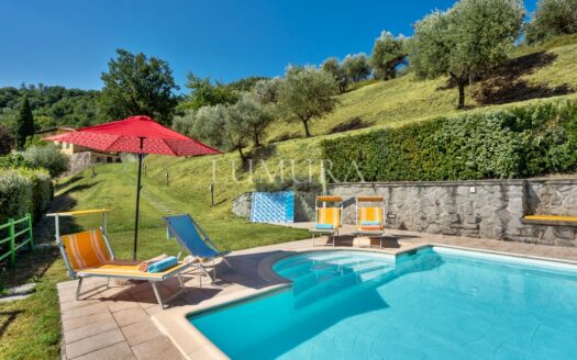 Fortified Estate with 13 Hectares in Pistoia, Tuscany