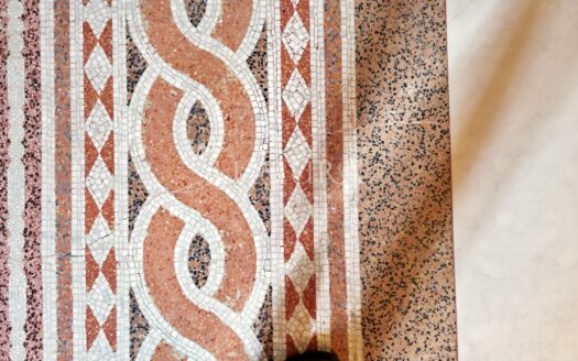 Elegant Villa with enclosed Park near Pisa